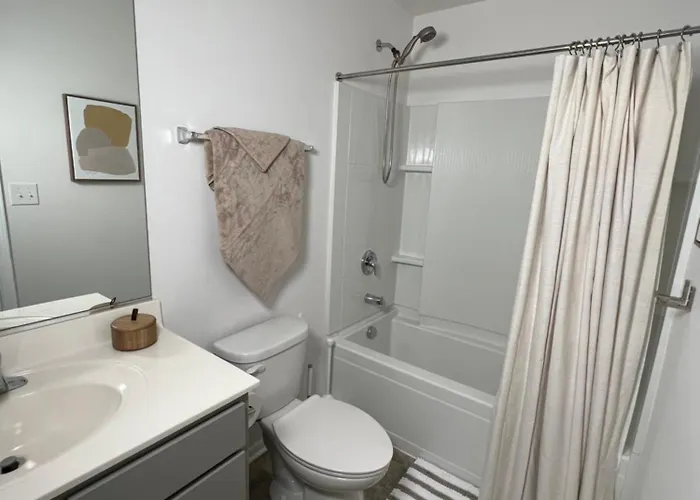 Urban Oasis In Chicago's Suburb * Naperville