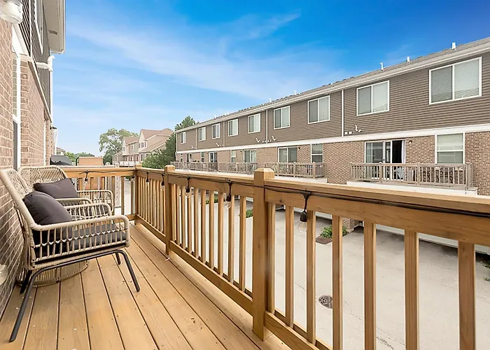 Urban Oasis In Chicago's Suburb * Naperville
