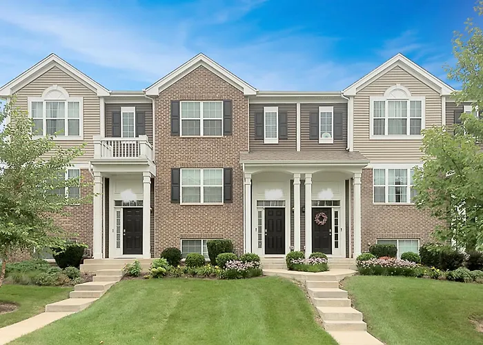 Urban Oasis In Chicago's Suburb Villa Naperville